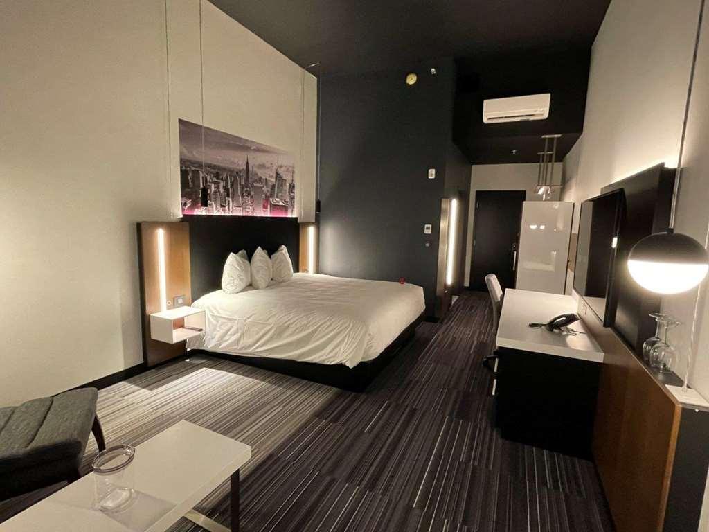 Grand Hotel Times Blainville-Mirabel Quarto foto