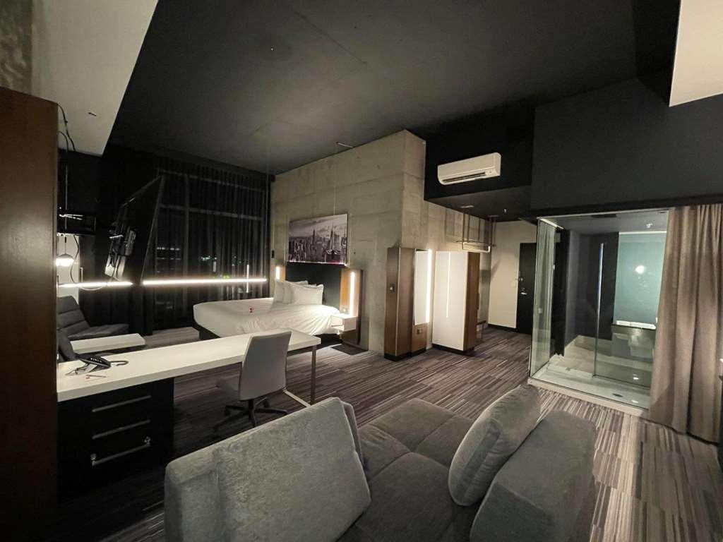 Grand Hotel Times Blainville-Mirabel Quarto foto
